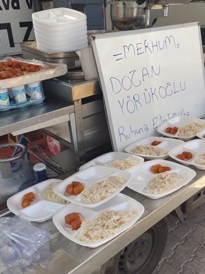 izmir pilav dağıtımı